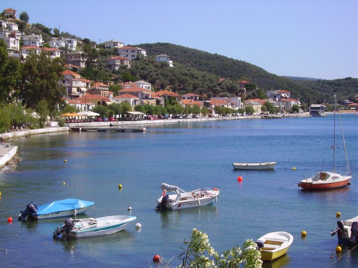 KONICA MINOLTA DIGITAL CAMERA Как путешествовать по миру за чужой счет