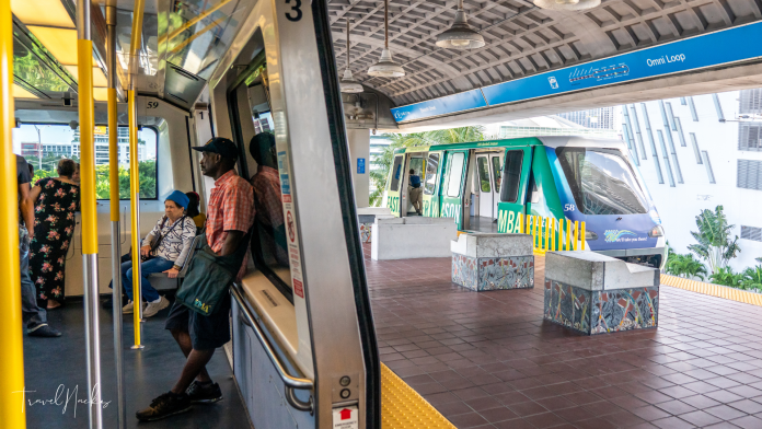Metromover Miami Бесплатный транспорт в Майами