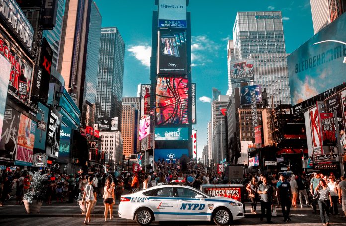 victor-he-tHdONyz_W9Y-unsplash США - шопинг по карману